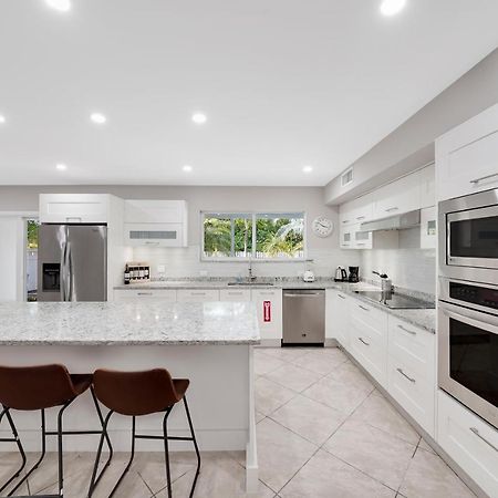 Comfortable 4 Bedroom House With Pool By Pmi 포트 로더데일 외부 사진